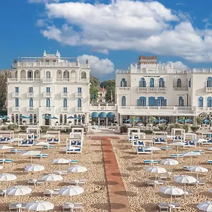 https://hotel-casa-bianca-al-mare.hotelinveneto.com