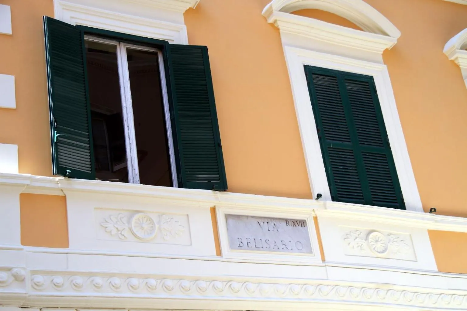 Domus Romantica Guest House 3*, Rome Italy