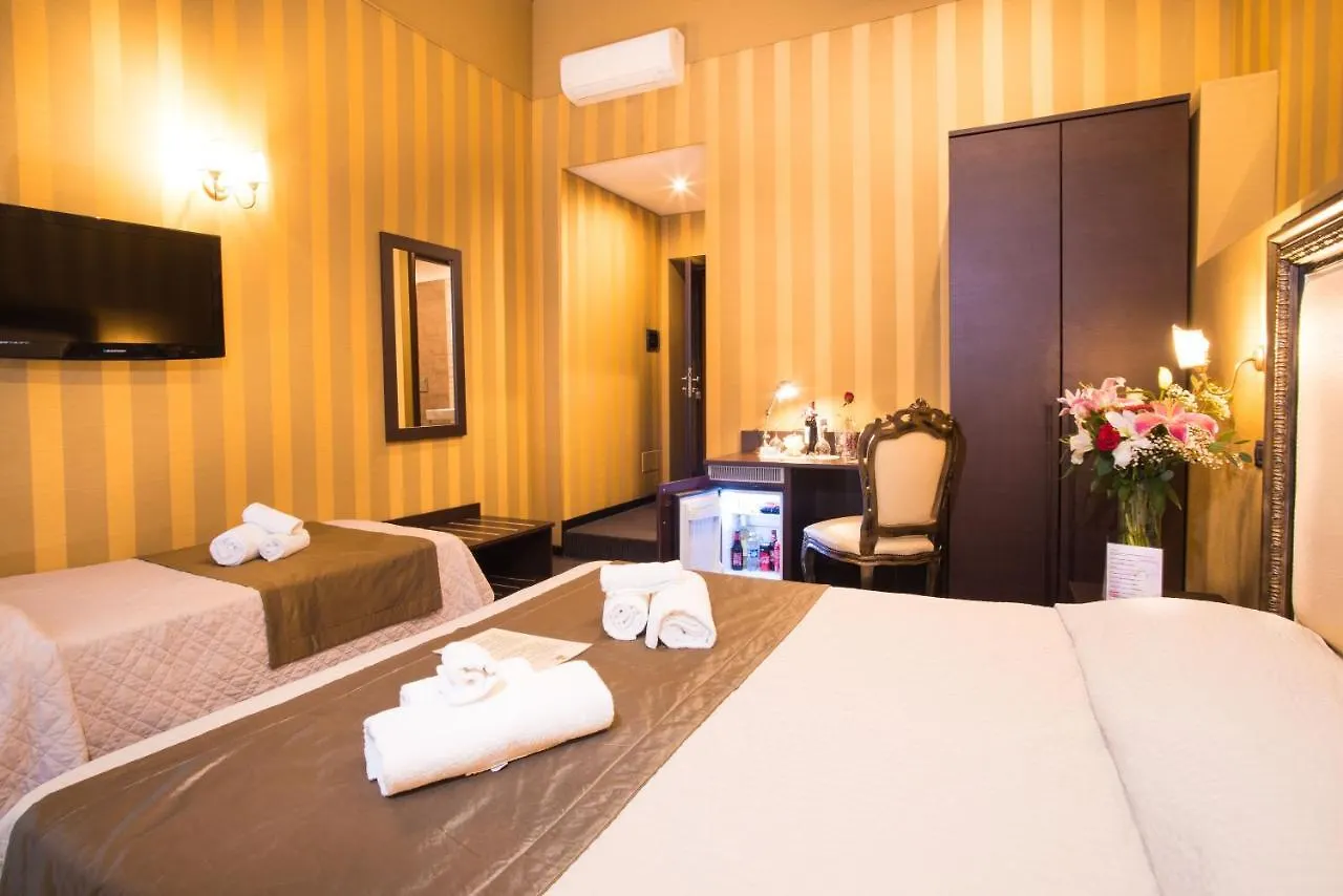 Domus Romantica Guest House 3*, Rome Italy