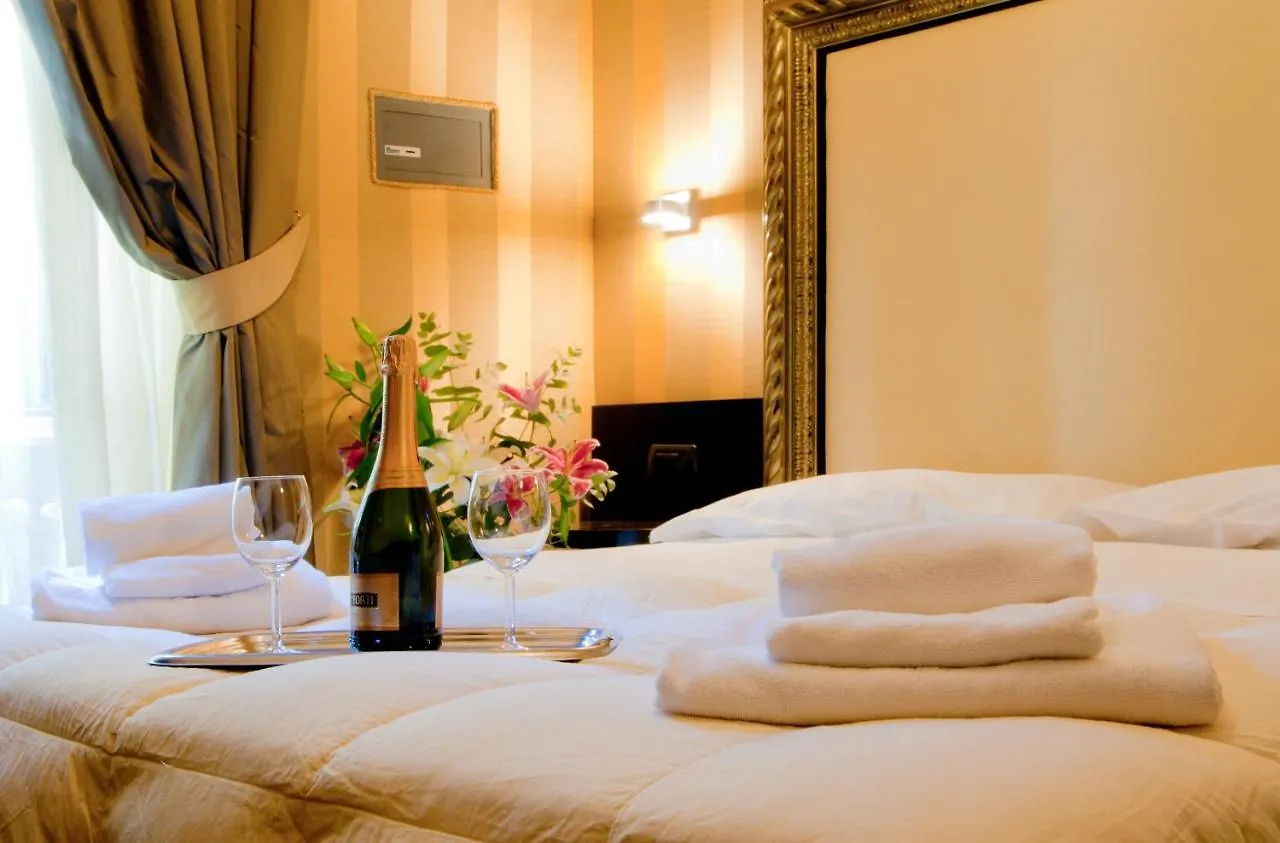 Domus Romantica Guest House 3*, Rome Italy